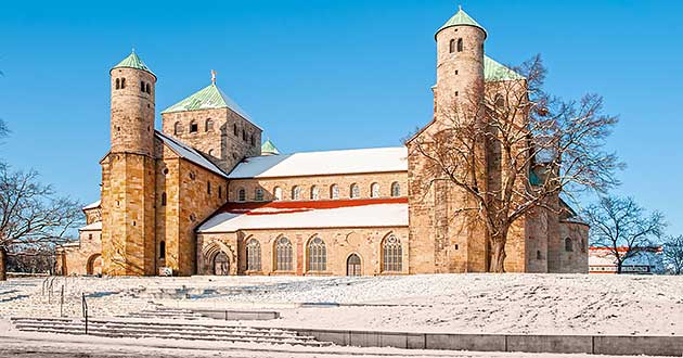 Weihnachtsmarkt-Reisen Hildesheim in Niedersachsen 2024 2025, Weihnachtszauber auf dem historischen Marktplatz.