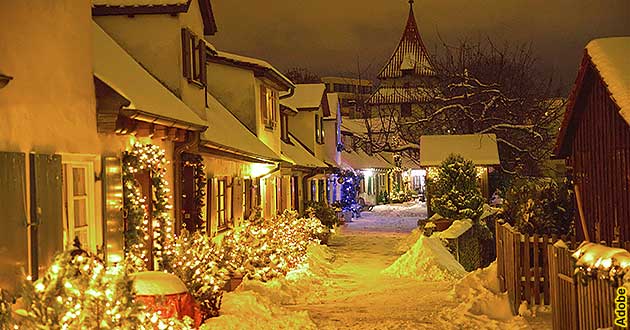 Weihnachtsmarkt-Reisen Ulm Donau 2024 2025 Baden-Wrttemberg, Ulmer Weihnachtsmarkt auf dem Mnsterplatz in Schwaben 